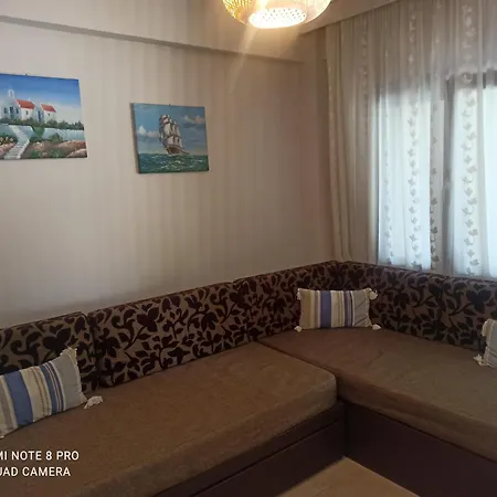 Nikolas Apartament *